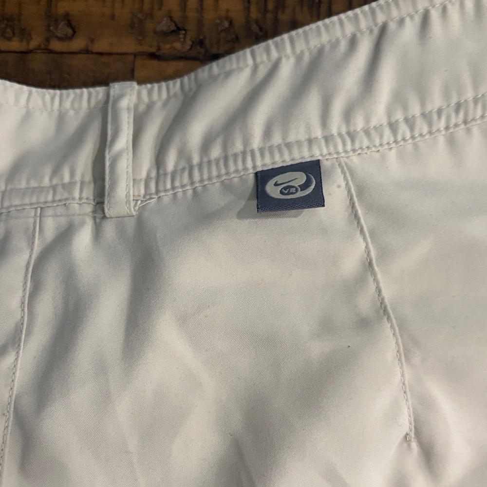 Nike woman’s/ Cream VB cargo shorts - Picture 5 of 5